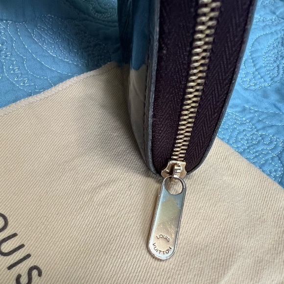 Louis Vuitton Amarante Zippy Vernis Compact Wallet - Picture 3 of 13